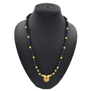 green-gold-pendant-necklace