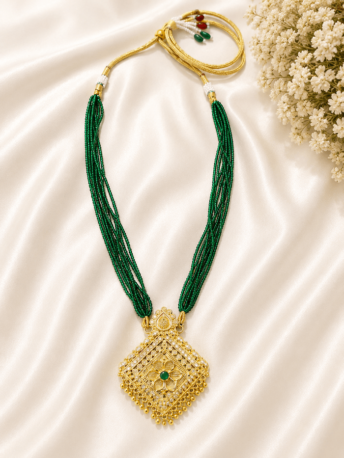 Traditional Green Beads Pendant Necklace - Image 2
